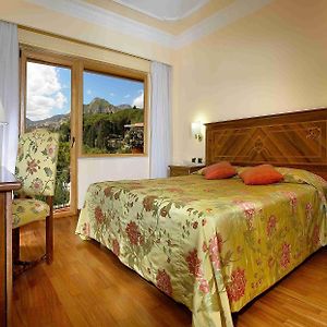 Camera classica con letto queen size